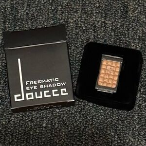 Doucce Freematic Shimmer Eyeshadow Magnetic System Shade 62 Kristi Size 1.4g